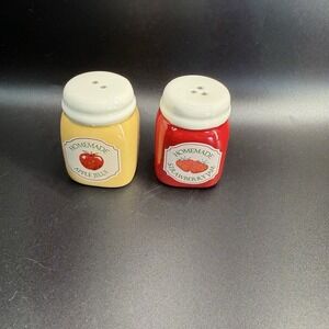 Cracker Barrel Strawberry Jam & Apple Jelly Salt Pepper Shakers Kitchen Country